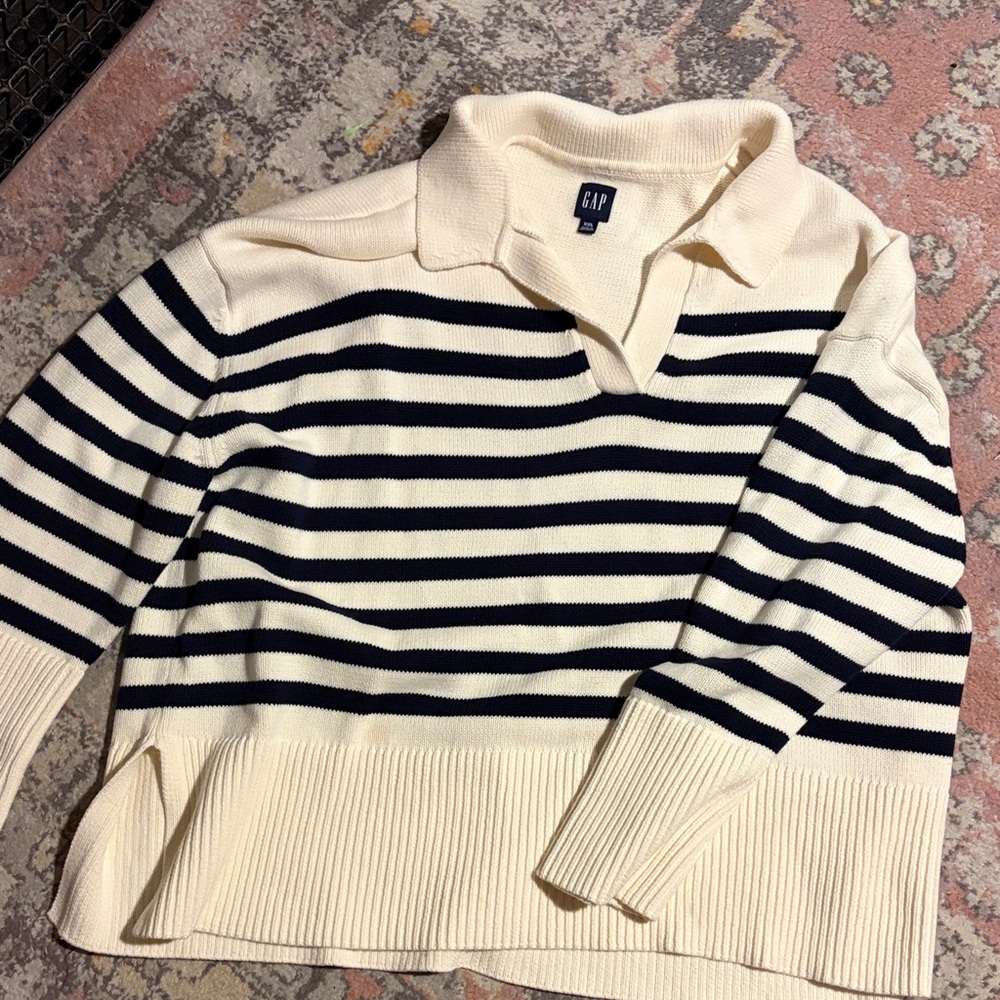 GAP Women’s Cream and Navy Striped Sweater